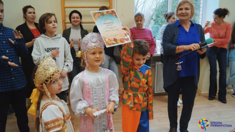 Славянский народ на празднике «Осенины»